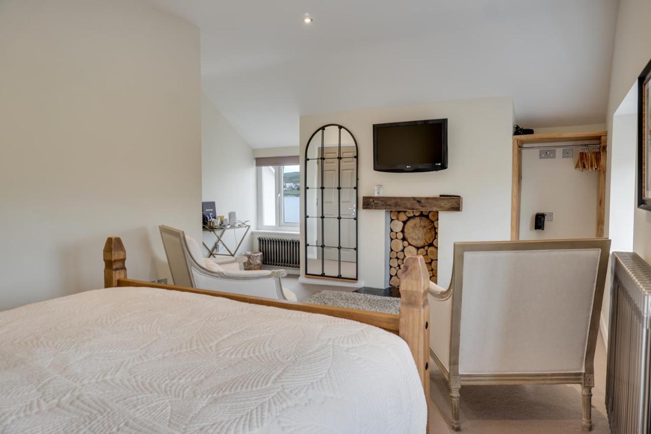 Shore Hotel Port Saint Mary Bagian luar foto